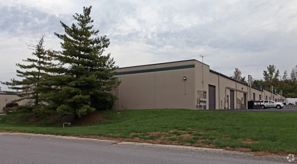 4950-4978 Provident Dr, Cincinnati, OH for lease - Building Photo - Image 3 of 7