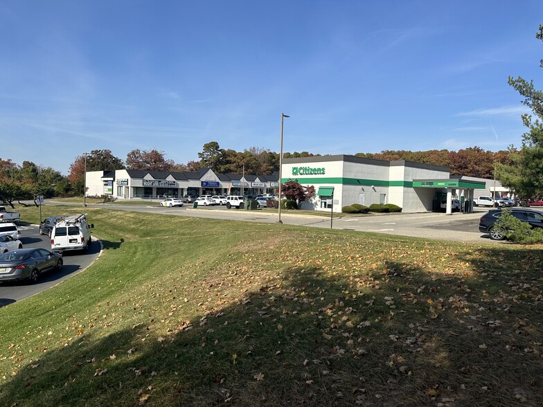 864 Route 37 W, Toms River, NJ for lease - Building Photo - Image 1 of 7