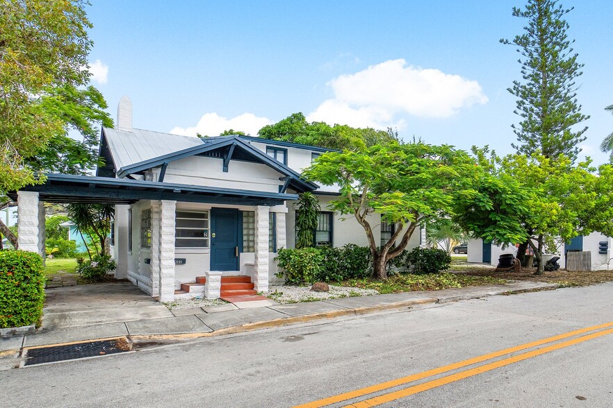 402 N Federal Hwy, Lake Worth, FL for sale - Building Photo - Image 1 of 26