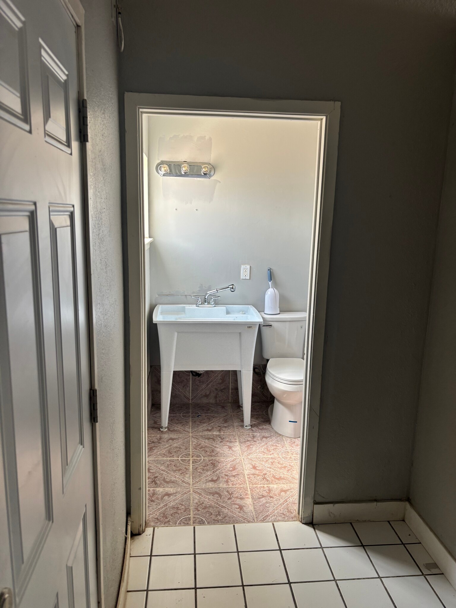 16181-16187 Main St, Hesperia, CA for lease Interior Photo- Image 1 of 7