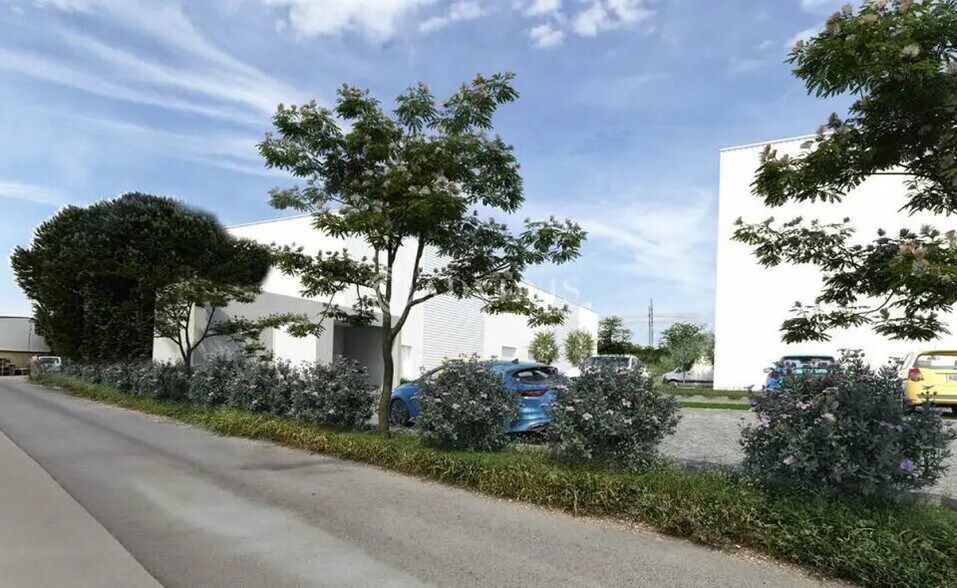 Flex in Lunel for sale - Building Photo - Image 1 of 4