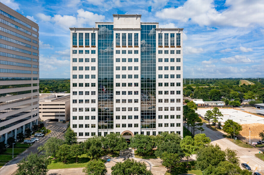 11700 Katy Fwy, Houston, TX for lease - Building Photo - Image 2 of 6