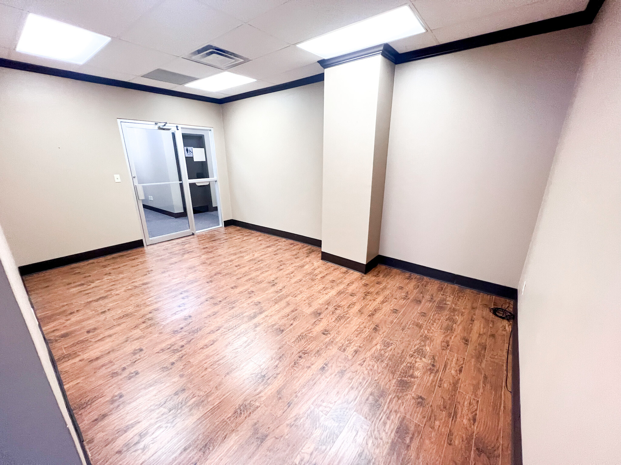 201-203 W Wall St, Midland, TX for lease Interior Photo- Image 1 of 14