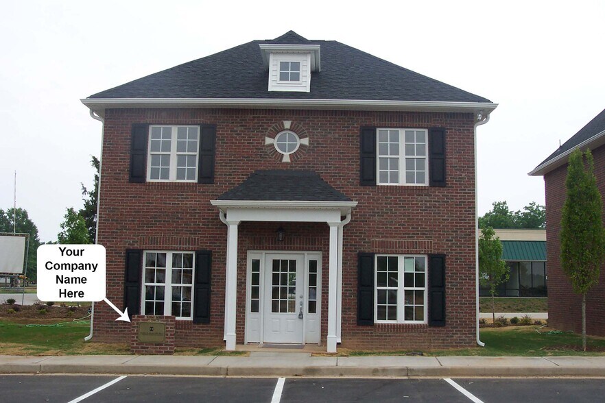 122 Renaissance Cir, Mauldin, SC for sale - Building Photo - Image 1 of 1