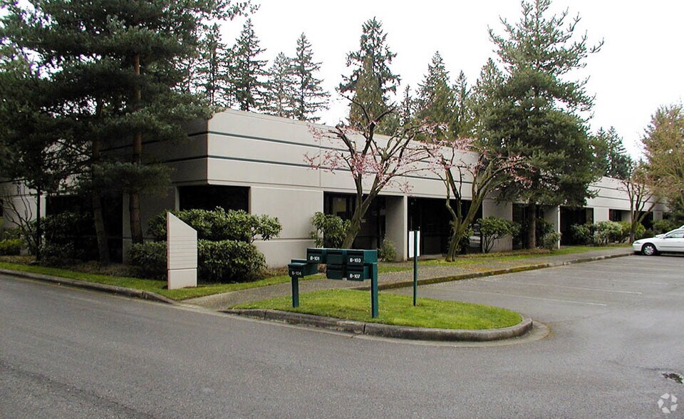 7102 180th Ave NE, Redmond, WA for lease - Building Photo - Image 3 of 9