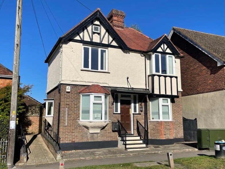 51 High St, Chinnor, OX39 4DJ