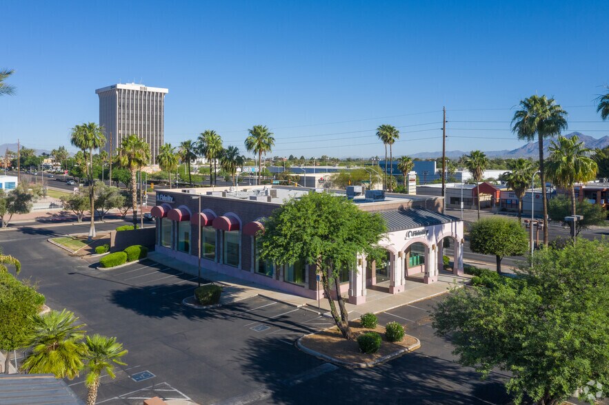 5330 E Broadway Blvd, Tucson, AZ for lease - Aerial - Image 2 of 7