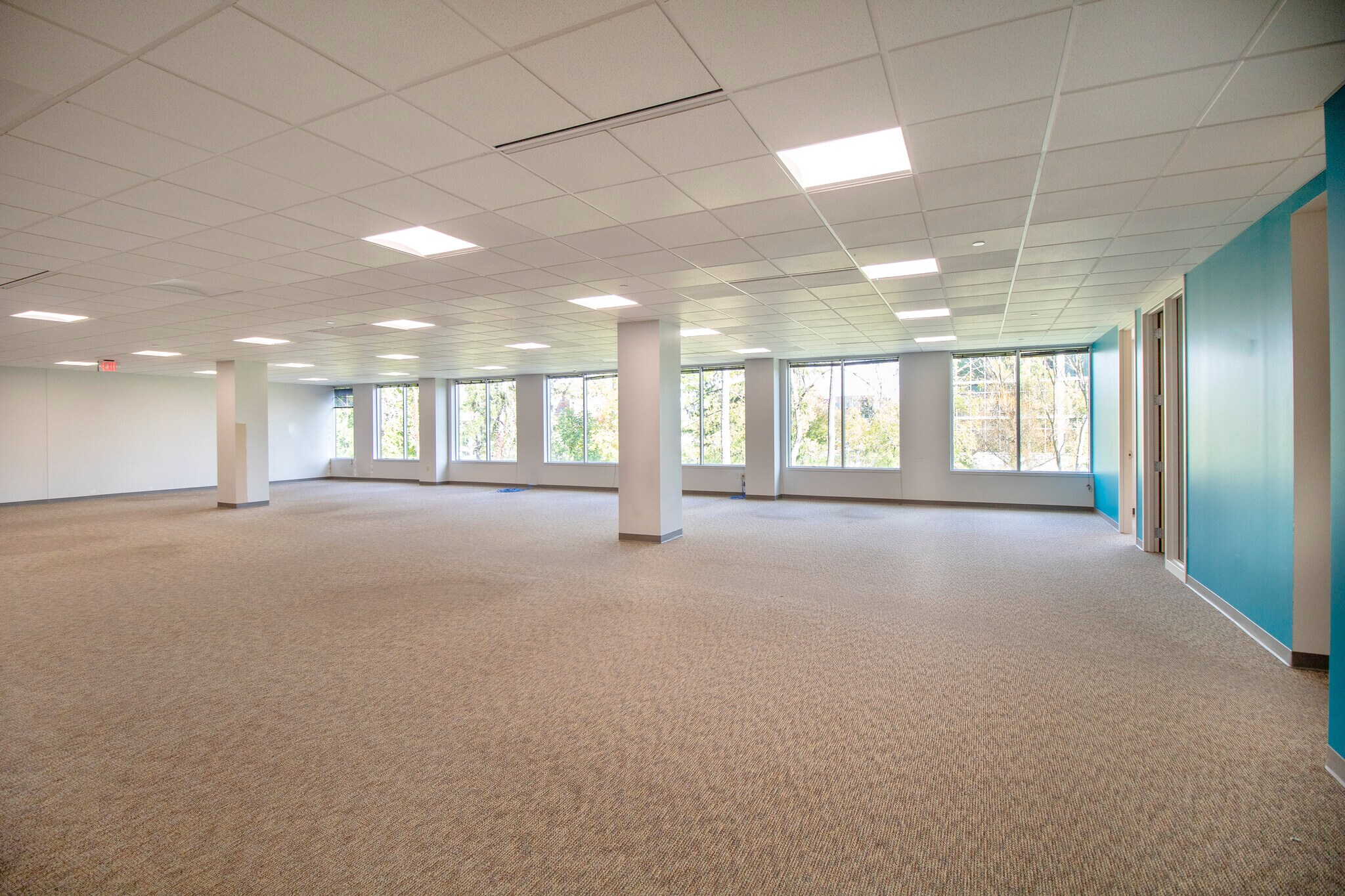 10700 W Research Dr, Milwaukee, WI for lease Interior Photo- Image 1 of 3