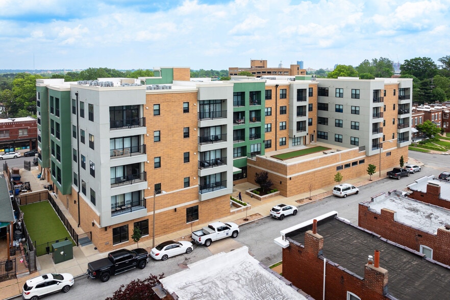 6325 Victoria Ave, Saint Louis, MO for sale - Building Photo - Image 2 of 18