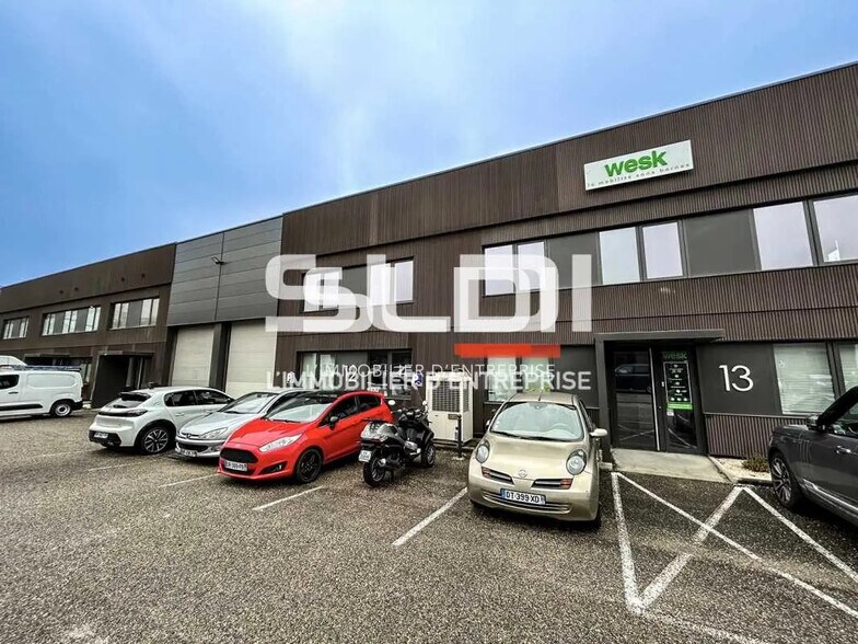 Flex in Dardilly for lease - Building Photo - Image 1 of 13