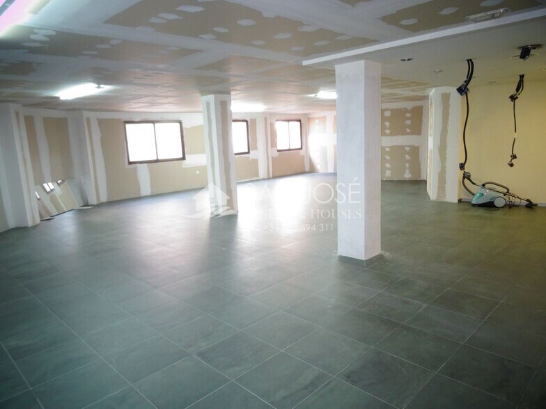 Retail in Alicante for sale - Building Photo - Image 3 of 13