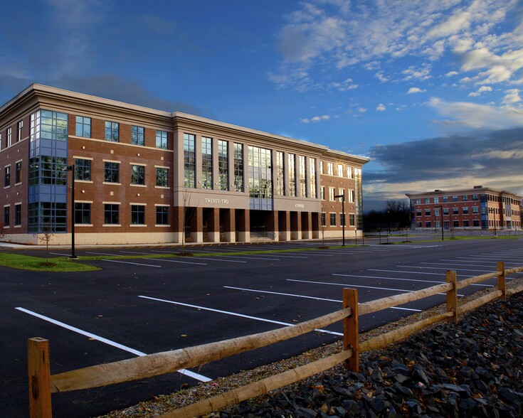 33 Atwood dr, Northampton, MA for lease - Primary Photo - Image 1 of 6