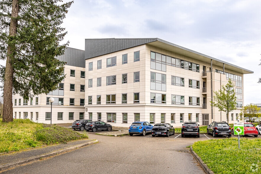 Office in Limonest for lease - Primary Photo - Image 1 of 2