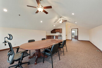 1000 E 146th St, Burnsville, MN for lease Interior Photo- Image 1 of 1