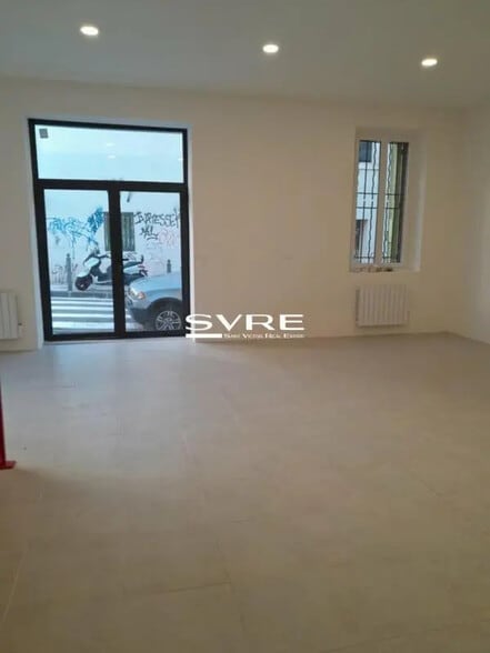 Retail in Marseille for lease - Interior Photo - Image 3 of 9