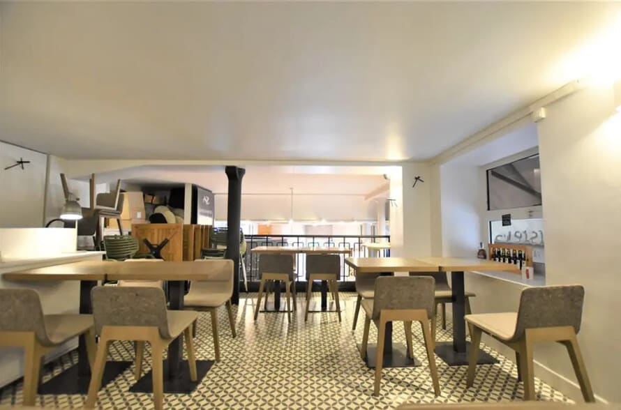 Retail in Paris for lease - Building Photo - Image 3 of 4