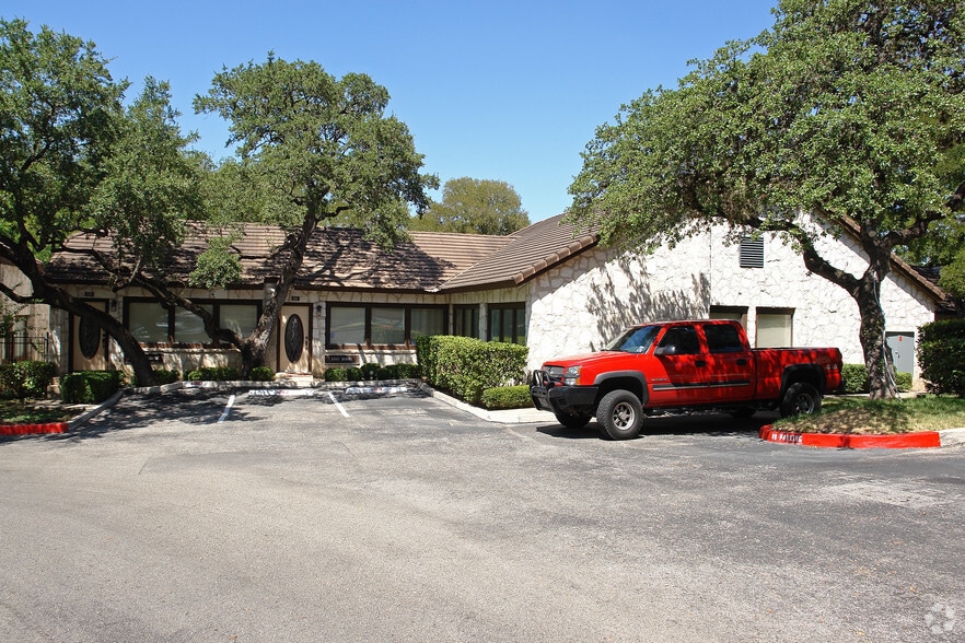 11107 Wurzbach Rd, San Antonio, TX for lease - Primary Photo - Image 1 of 15