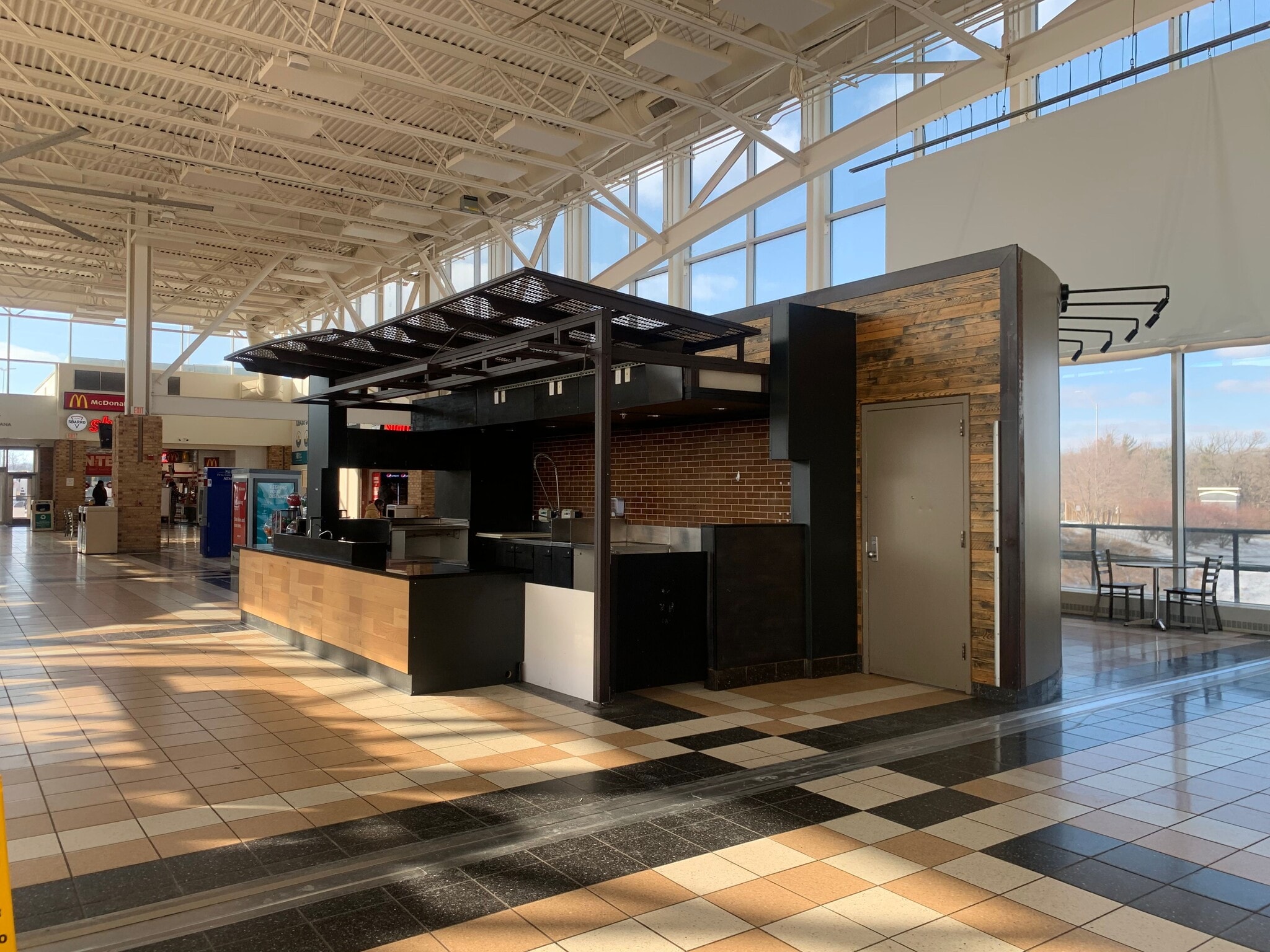 13783 W Oasis Service Rd, Lake Forest, IL 60045 Lake Forest Oasis