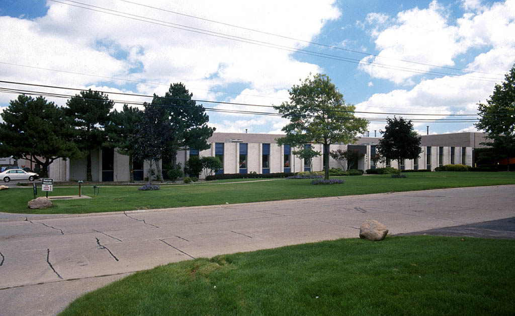 MI-☆ 11820 Globe St, Livonia, MI 48150 | LoopNet