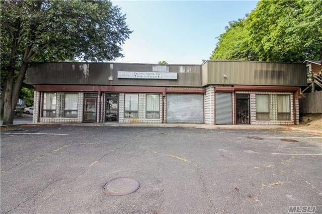 207 Broadway, Huntington Station, NY for sale - Building Photo - Image 1 of 1