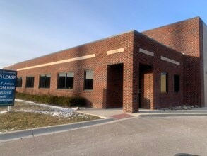 51255 Regency Center Dr, Macomb Township, MI for lease Building Photo- Image 2 of 5