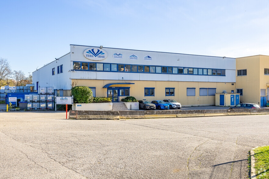 2 Rue Du Broteau, Irigny for lease - Primary Photo - Image 1 of 2