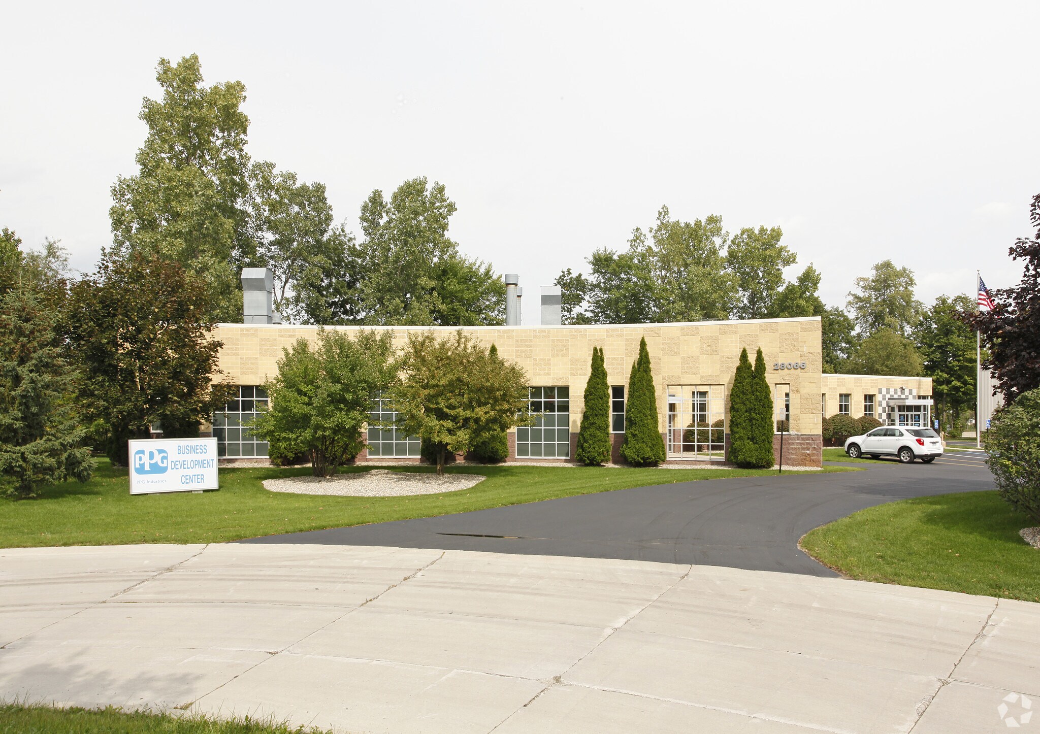 28066 Oakland Oaks Ct, Wixom, MI for sale Primary Photo- Image 1 of 1