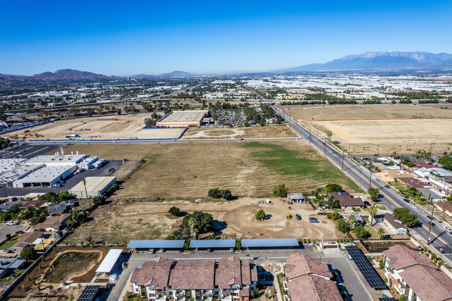 831 W Lugonia Ave, Redlands, CA for sale - Aerial - Image 2 of 27