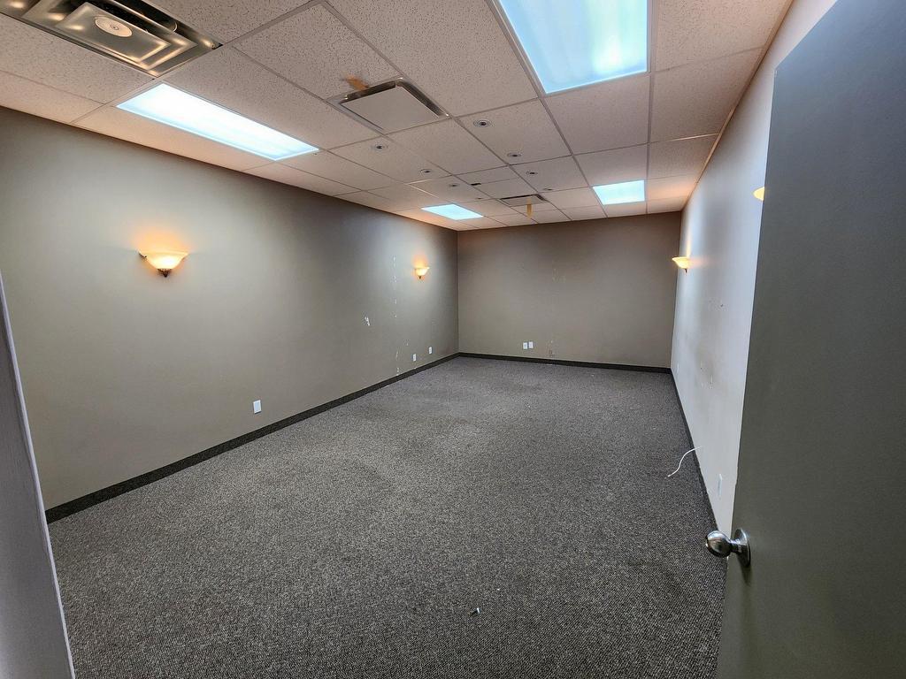 3635-3675 Boul de la Grande-Allée, Boisbriand, QC for lease Interior Photo- Image 1 of 3