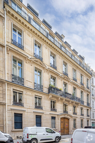 4 Rue D'Astorg, Paris for lease - Building Photo - Image 2 of 2