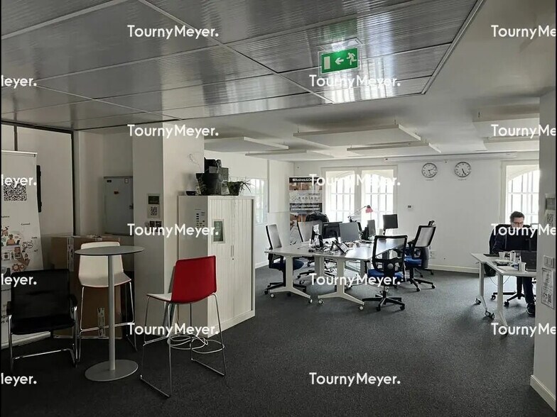 Office in Bordeaux for lease - Interior Photo - Image 3 of 14