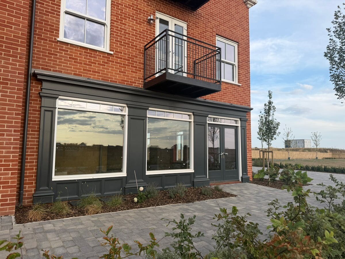 Long Rd, Manningtree for lease Building Photo- Image 1 of 7