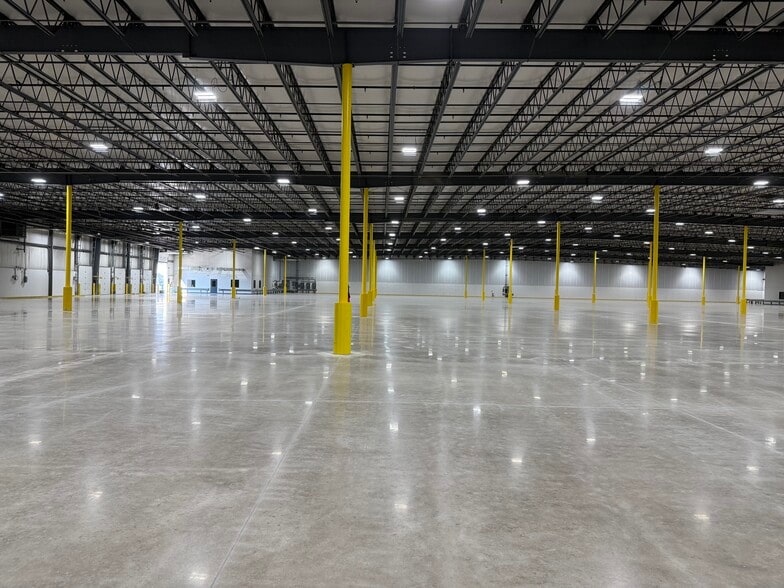 1410-1440 N Vandemark Rd, Sidney, OH for lease - Building Photo - Image 2 of 12