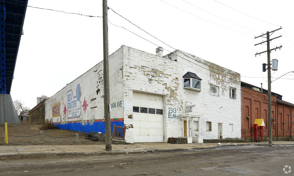 2313 Elm St, Cleveland, OH for sale - Primary Photo - Image 3 of 3