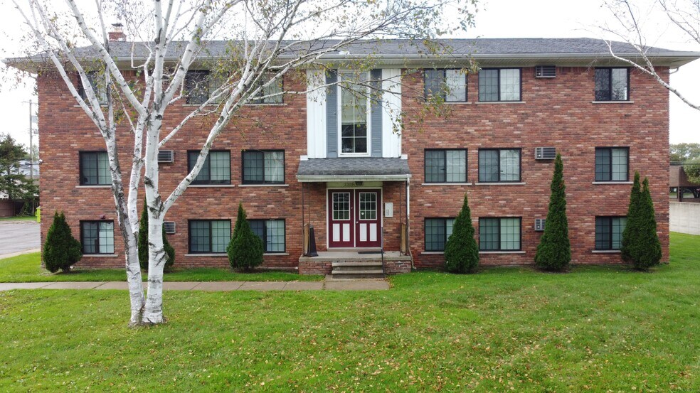 23214 Deanhurst, Clinton Township, MI 48035