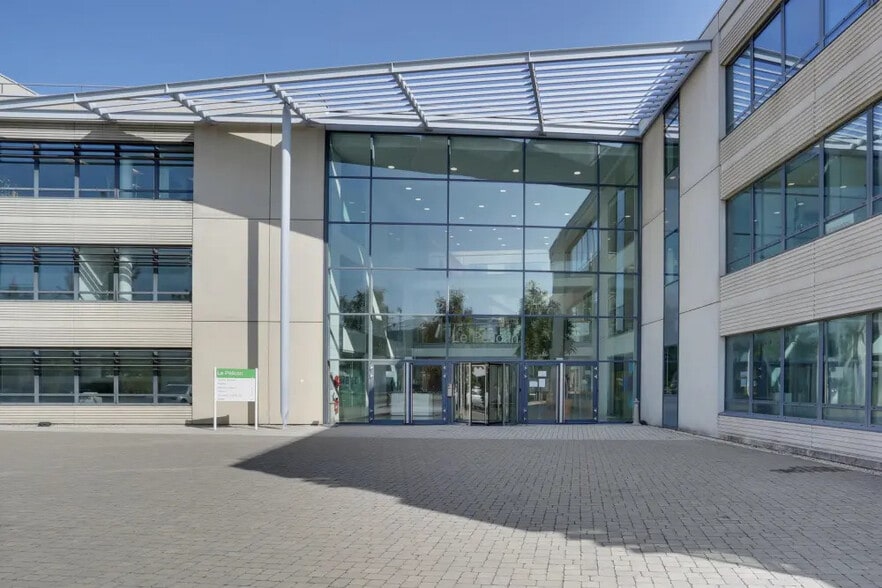 3 Avenue Jeanne Garnerin, Wissous for sale - Building Photo - Image 1 of 1