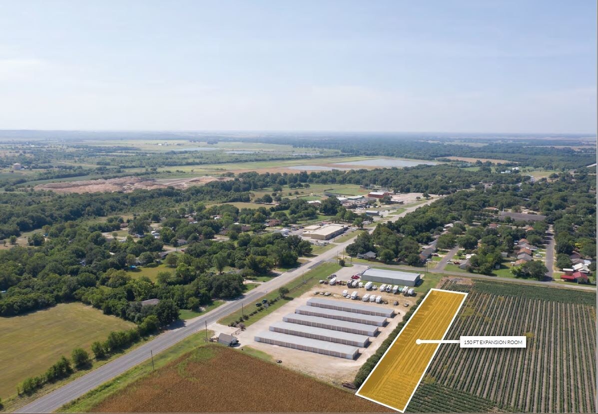 706 N Highway 95, Little River Academy, TX 76554