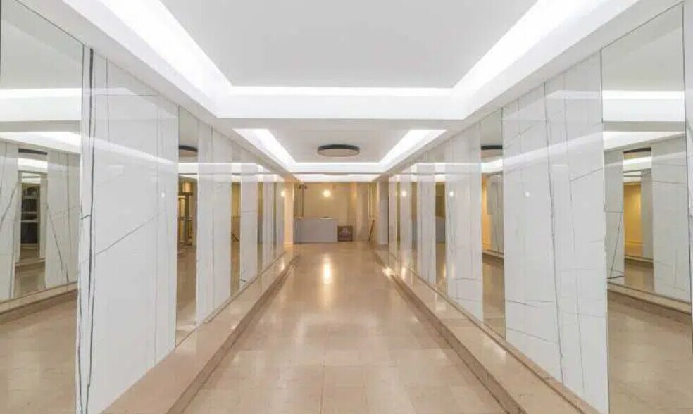 Coworking Space in Paris for lease - Interior Photo - Image 1 of 1