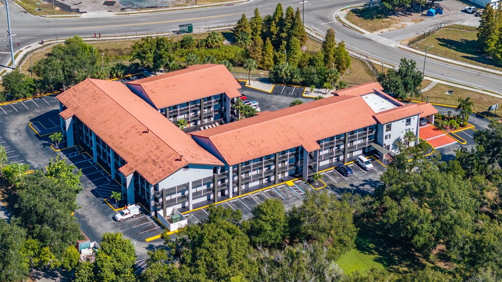 2904 Melbourne St, Tampa, FL for sale - Building Photo - Image 1 of 19