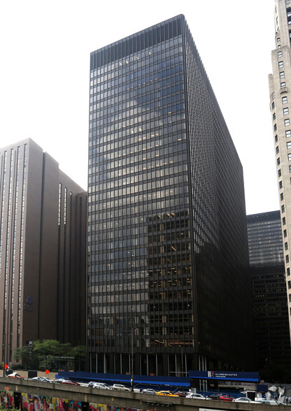 111 E Wacker Dr, Chicago, IL for lease - Building Photo - Image 1 of 4