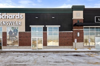 100 Trainyards Dr, Ottawa, ON for lease Building Photo- Image 2 of 28