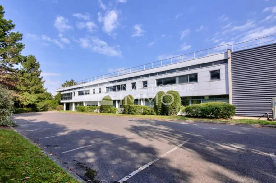 Flex in Tremblay-en-France for lease - Building Photo - Image 3 of 13