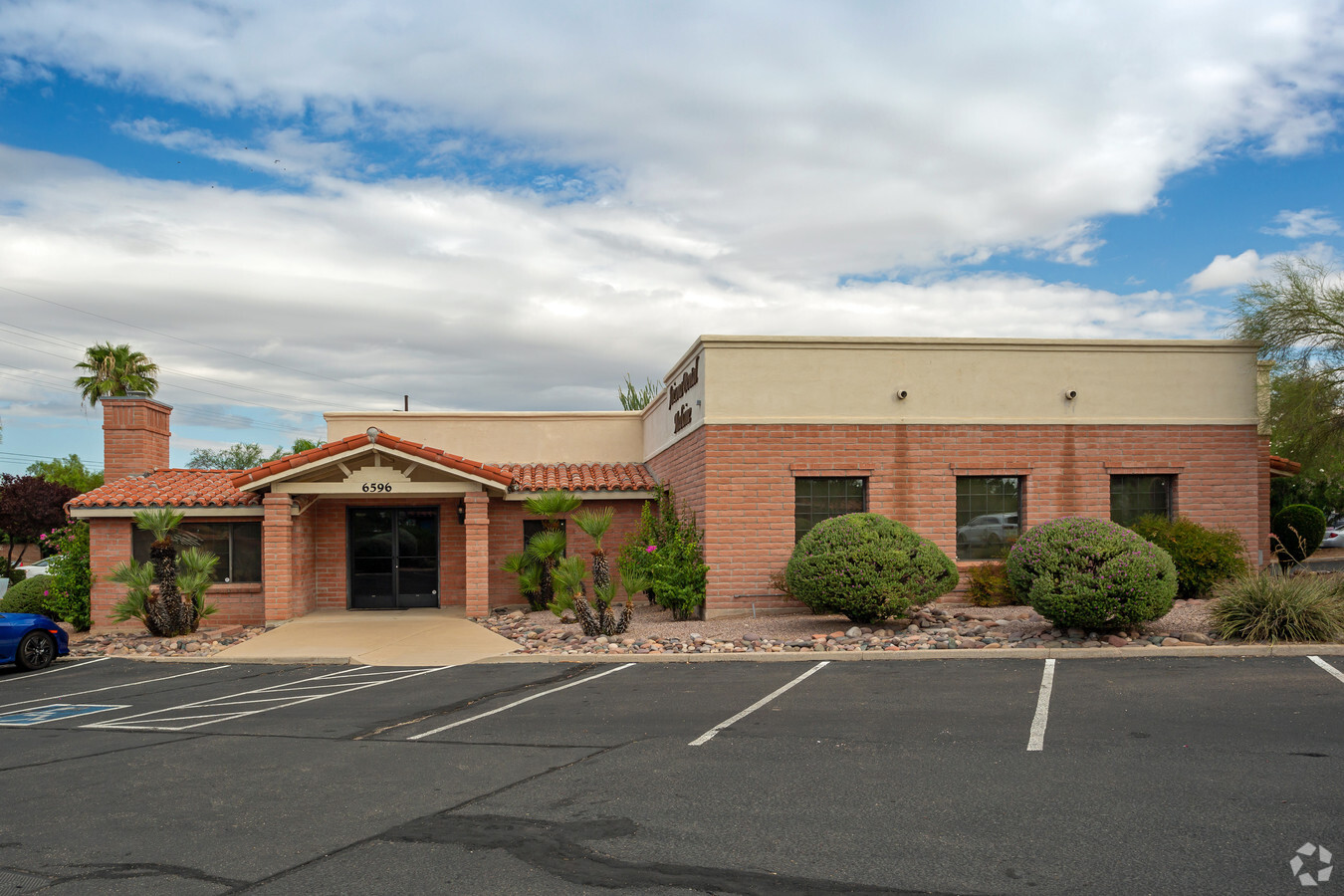 6596 N Oracle Rd, Tucson, AZ 85704 | LoopNet.com