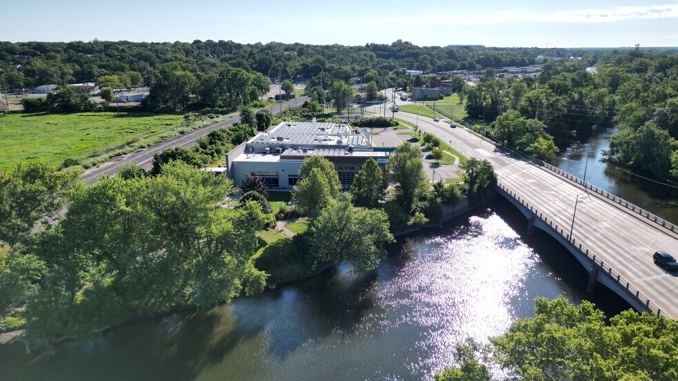 701 E Michigan ave, Kalamazoo, MI for sale - Primary Photo - Image 1 of 14