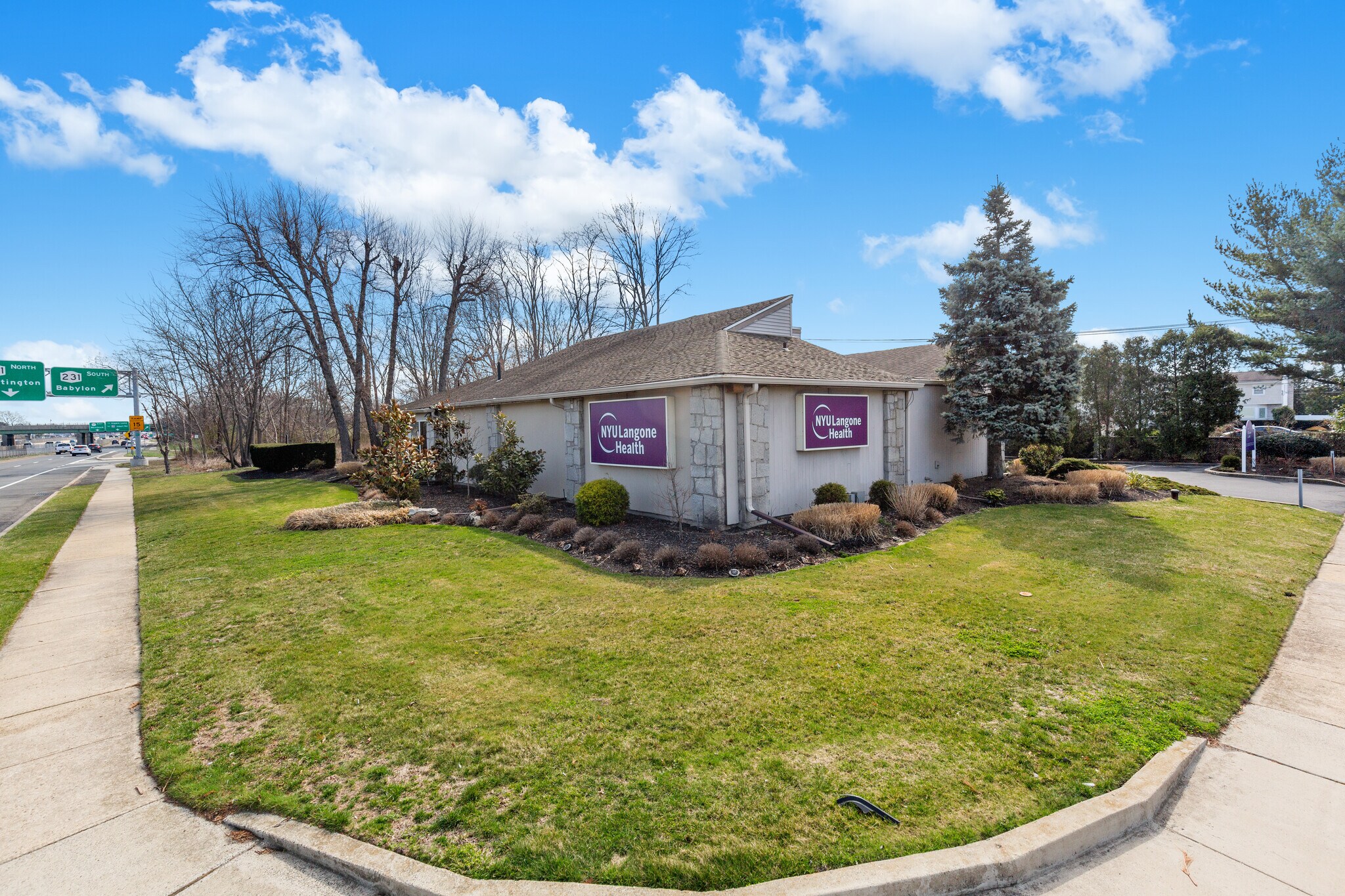 986-990 Sunrise Hwy, Babylon, NY for sale Building Photo- Image 1 of 1