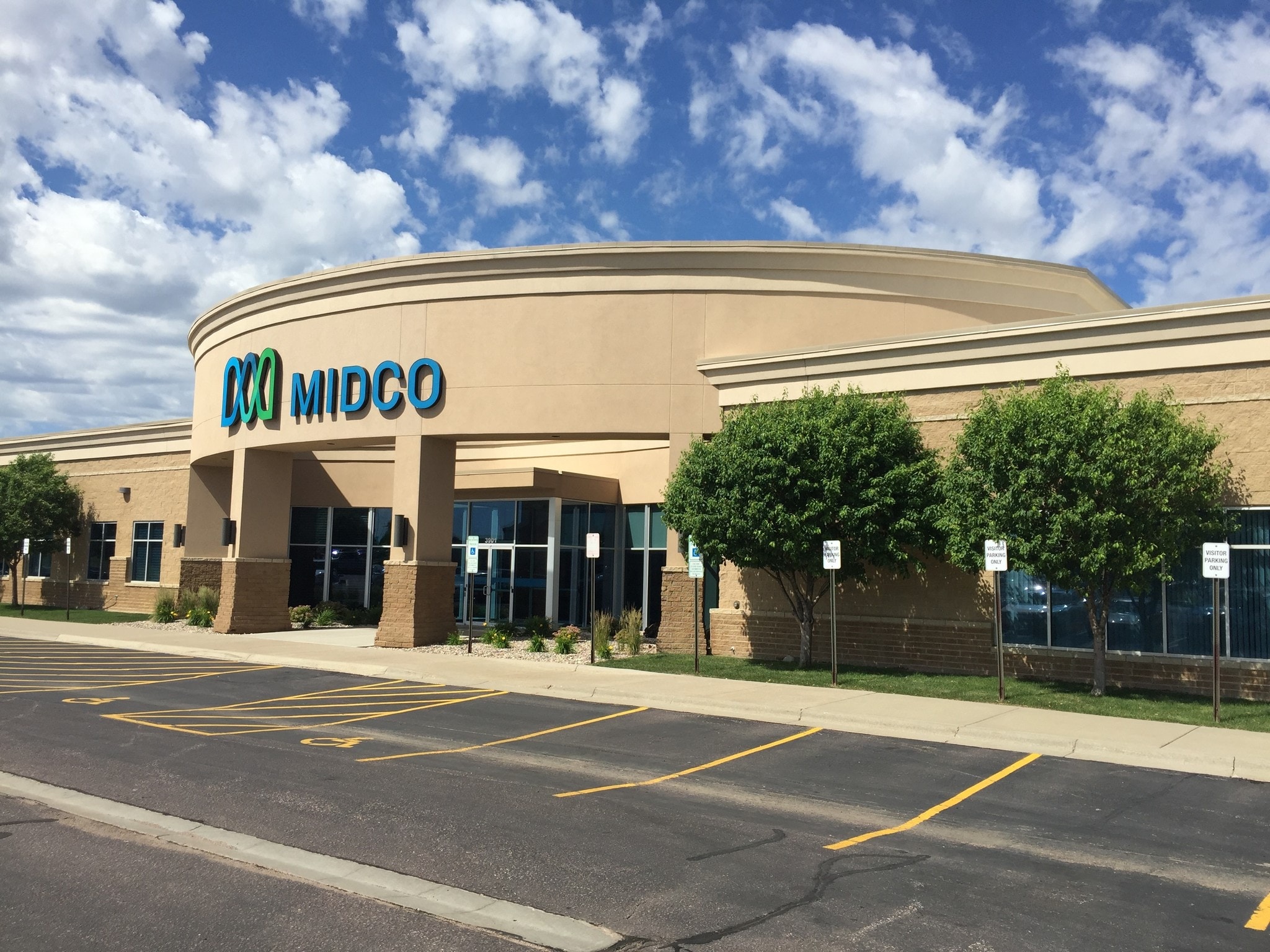 3901 N Louise Ave, Sioux Falls, SD for lease Building Photo- Image 1 of 18