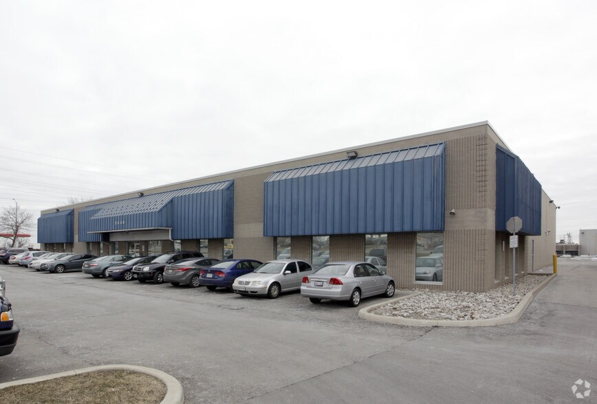 5530 Harvester Rd, Burlington, ON L7L 5V4