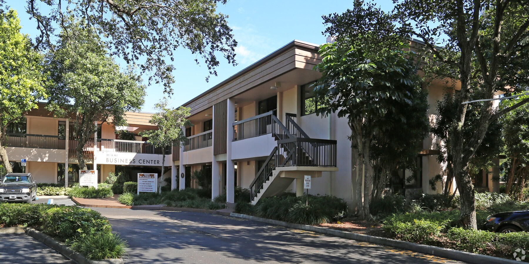 1031 Ives Dairy Rd, Miami, FL, 33179 Property For Lease on