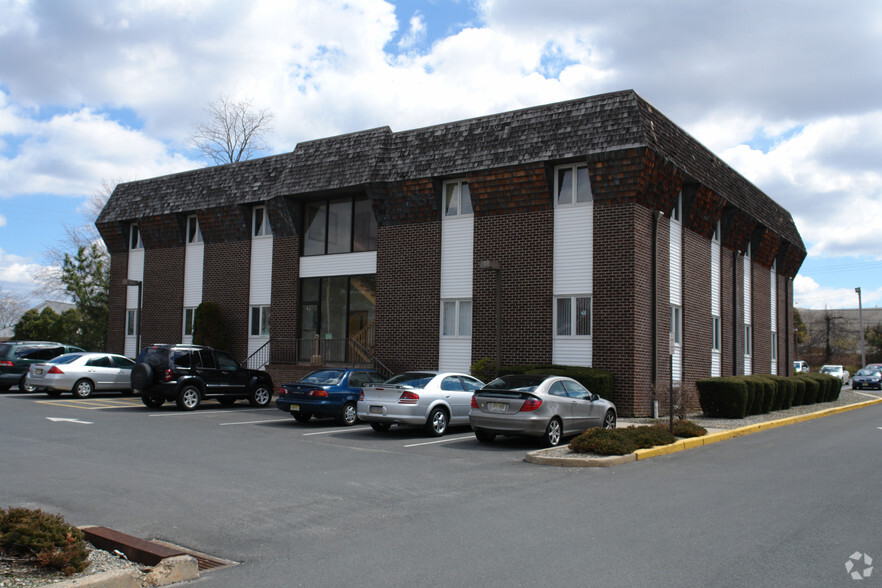 20 Cambridge Dr, Matawan, NJ for lease - Building Photo - Image 2 of 5