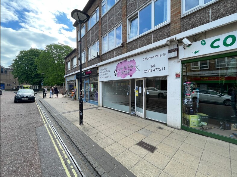 5 Market Para, Havant for sale - Building Photo - Image 1 of 1